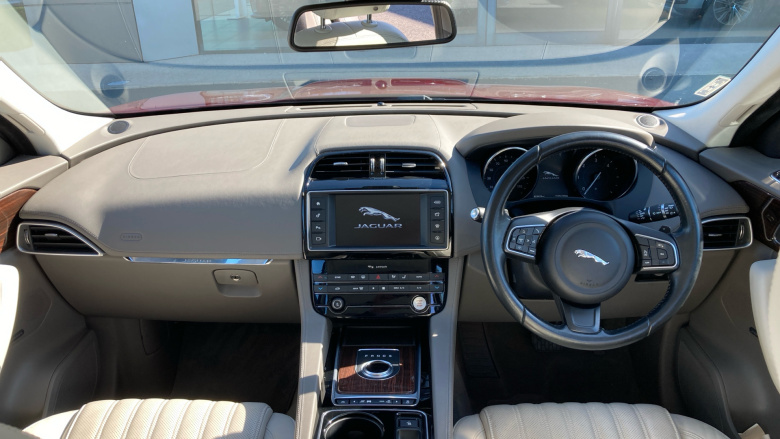 Jaguar F-Pace 2.0d Portfolio 5dr Auto AWD Diesel Estate